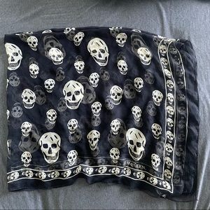 Alexander McQueen skull scarf